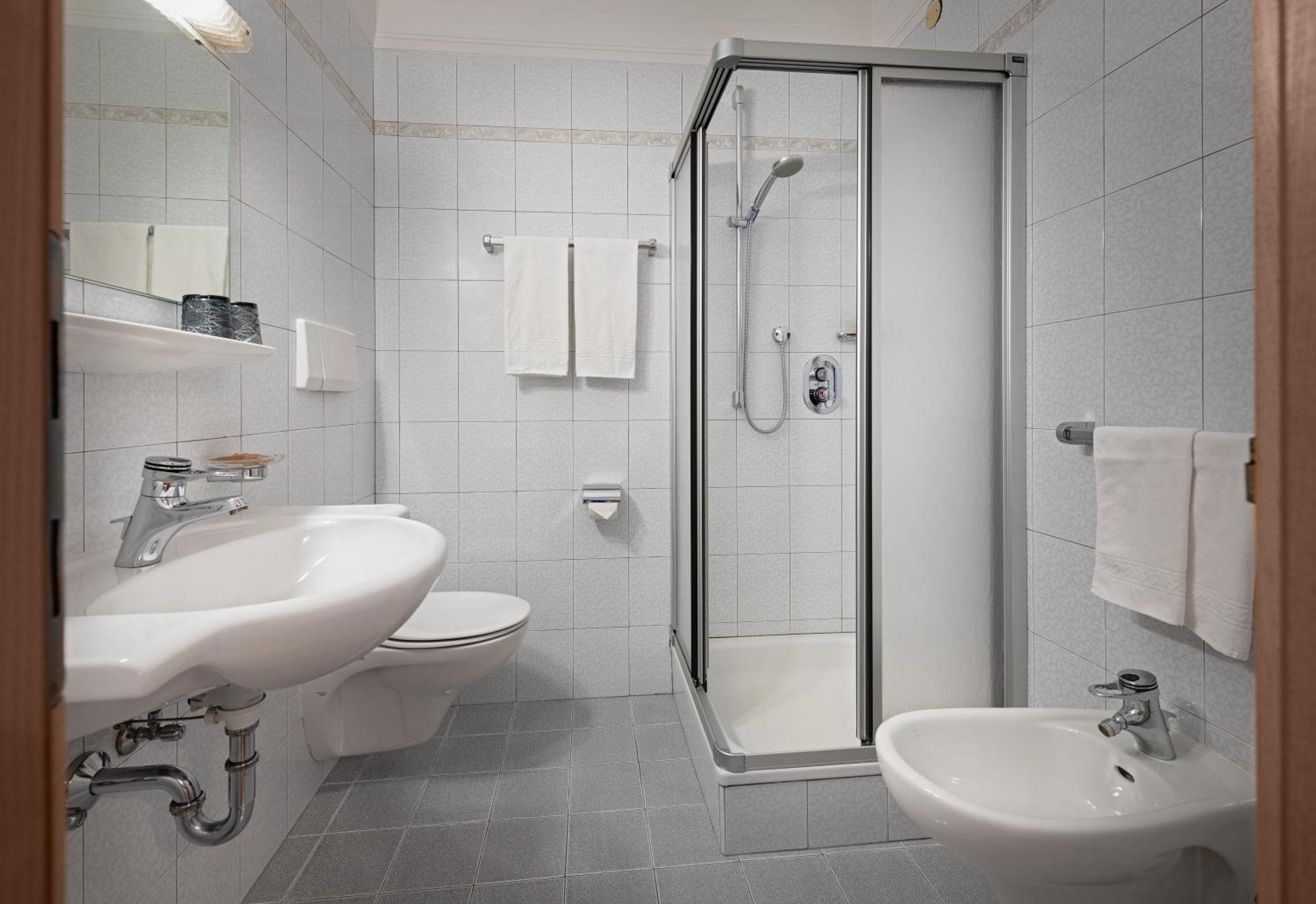 Hotel Sureghes Ortisei Eksteriør billede