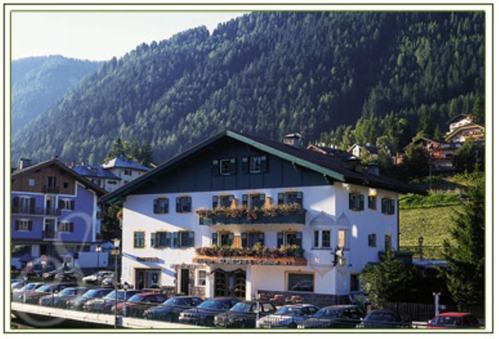 Hotel Sureghes Ortisei Eksteriør billede