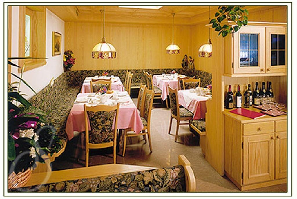 Hotel Sureghes Ortisei Eksteriør billede